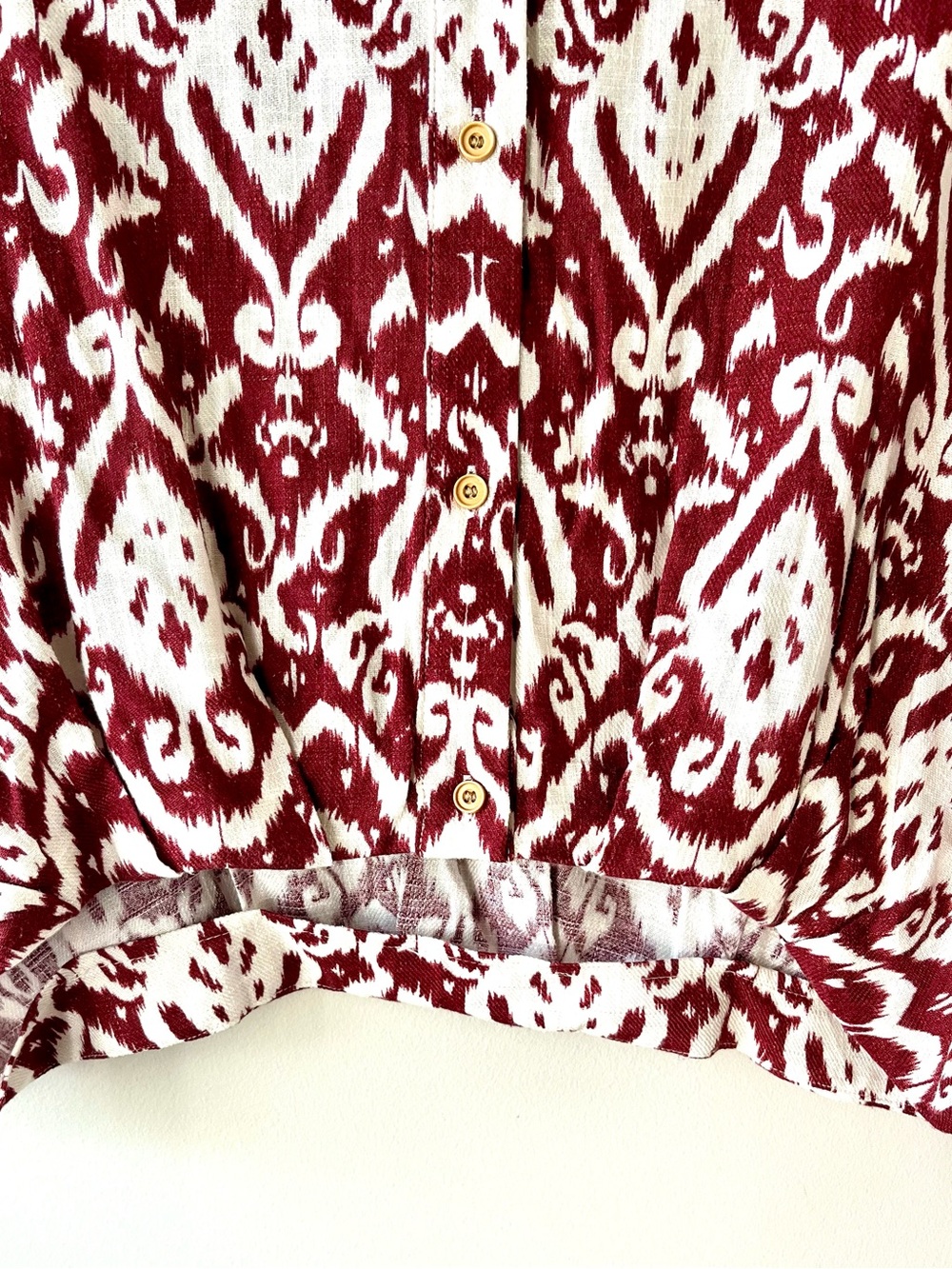 NWT ZARA Burgundy & Cream Ikat Print Button-Up Blouse Size XL Slightly Cropped - Picture 2 of 11